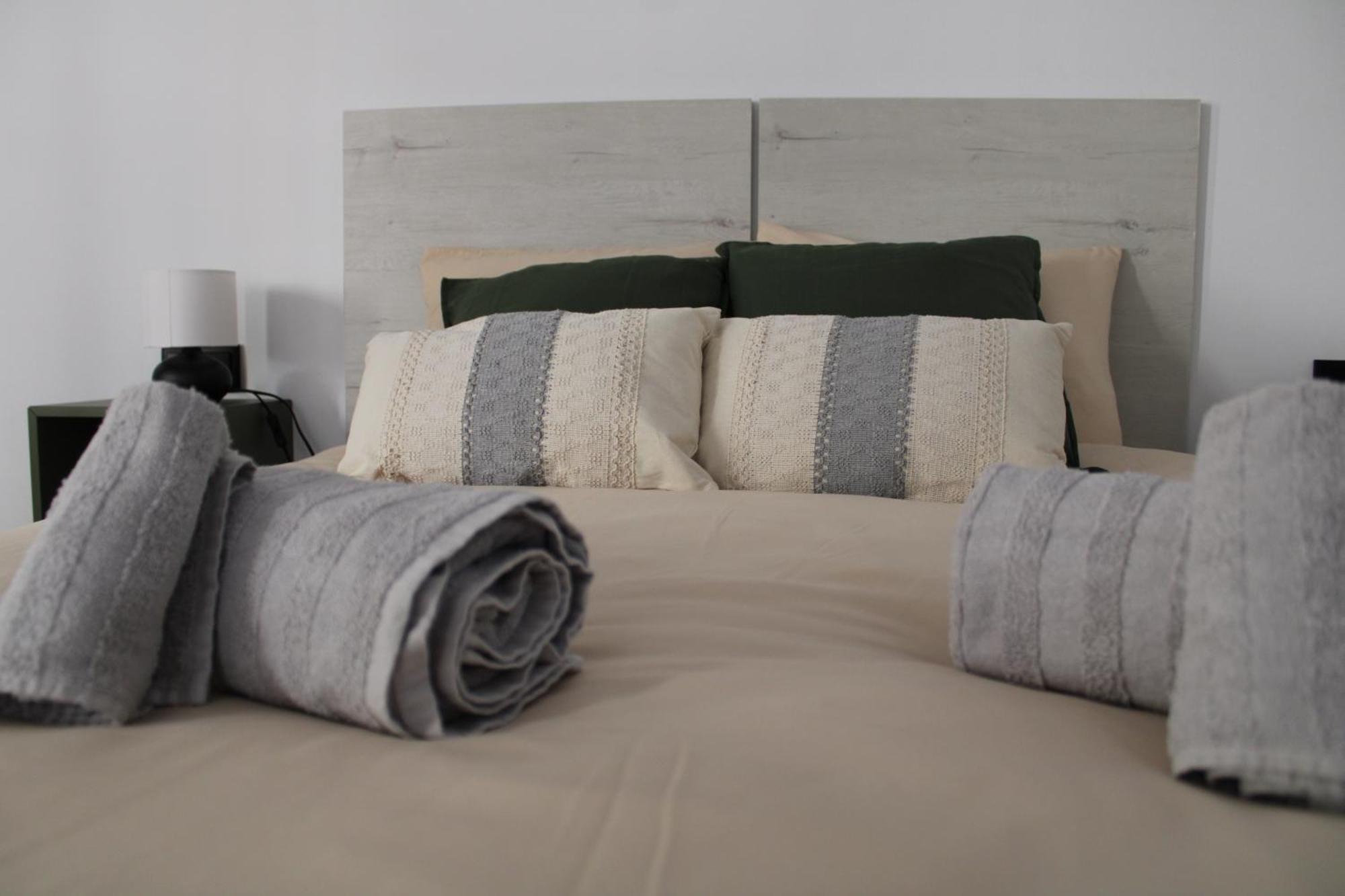Las Arenas Suites 2 Playa Valencia Eksteriør billede